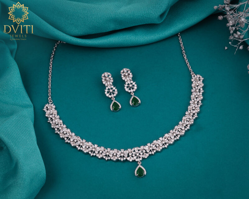 Silver stride chain & earrings