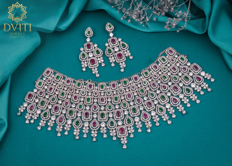Victoria's bridal set with long earrings